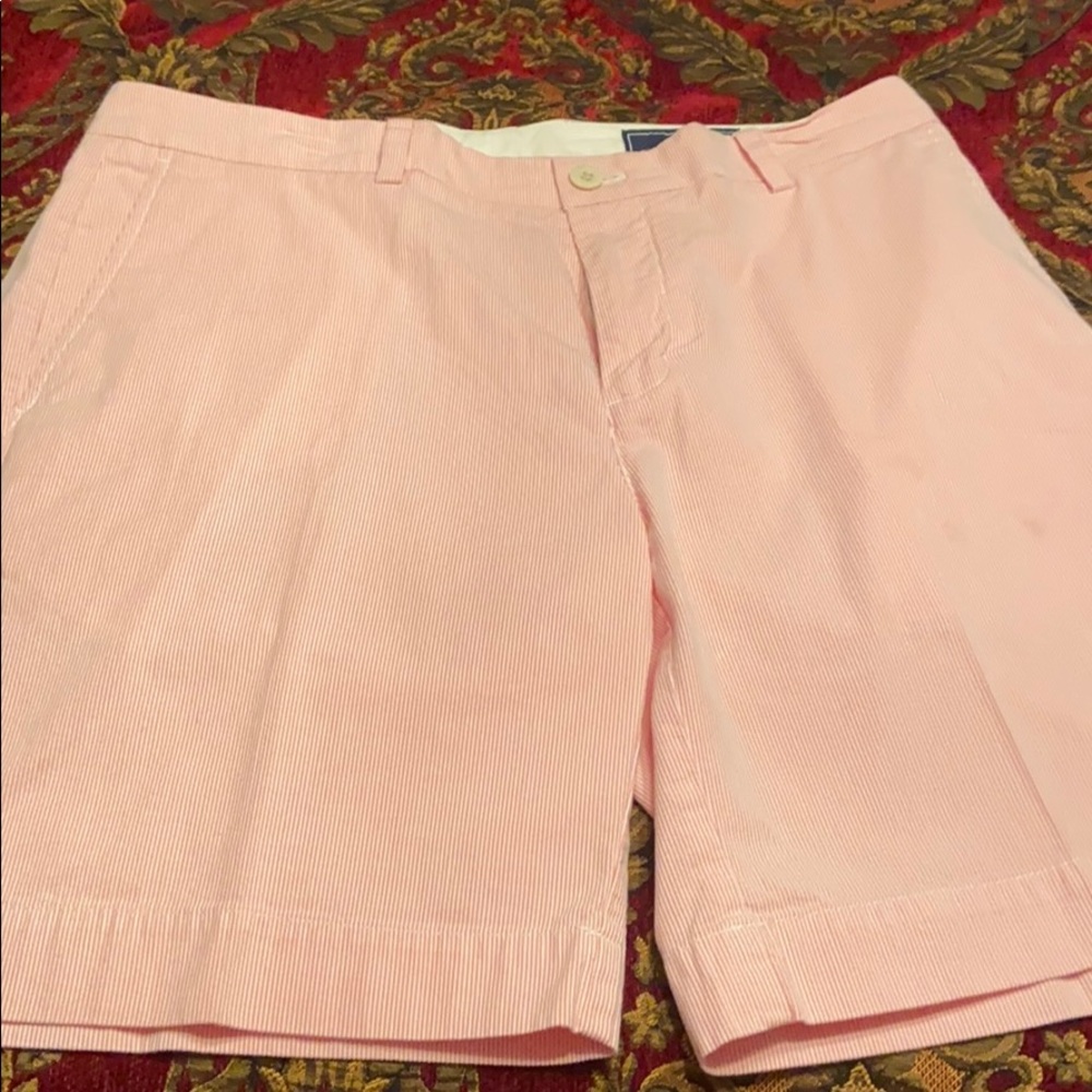 Size 36 Vinevard Vines Breaker Shorts